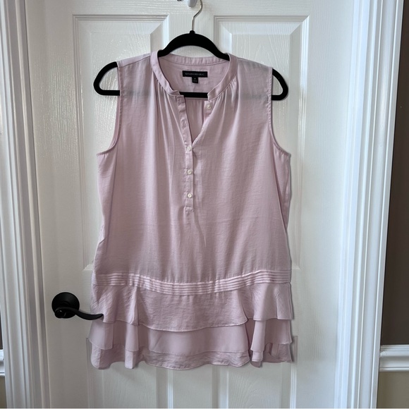 ⭐️ Banana Republic Soft Pink Satin Tiered Ruffle Hem Sleeveless Blouse MEDIUM - Picture 6 of 9